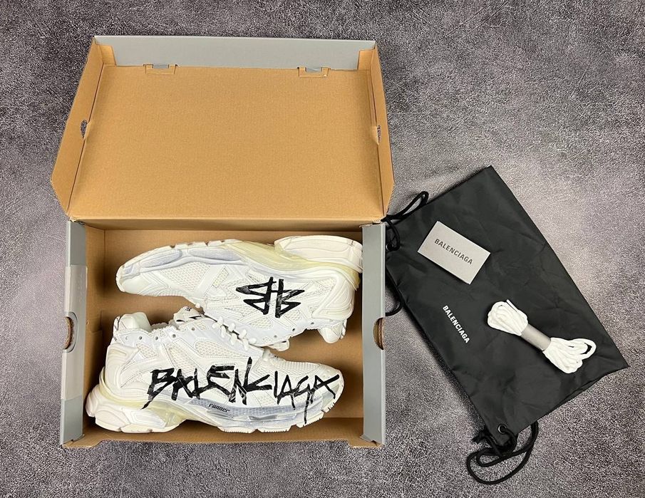Кросівки Balenciaga Runner Graffiti White Black