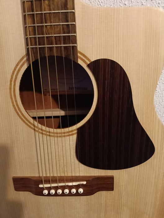 Guitarra eletro-acustica
