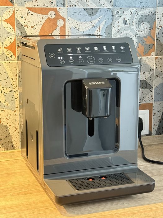 Кавомашина Krups EA89ZB10 Ідеальний стан.