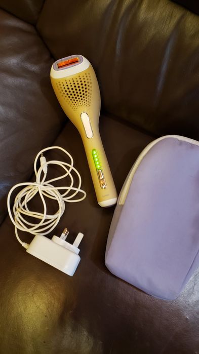 Фотоепілятор Philips Lumea