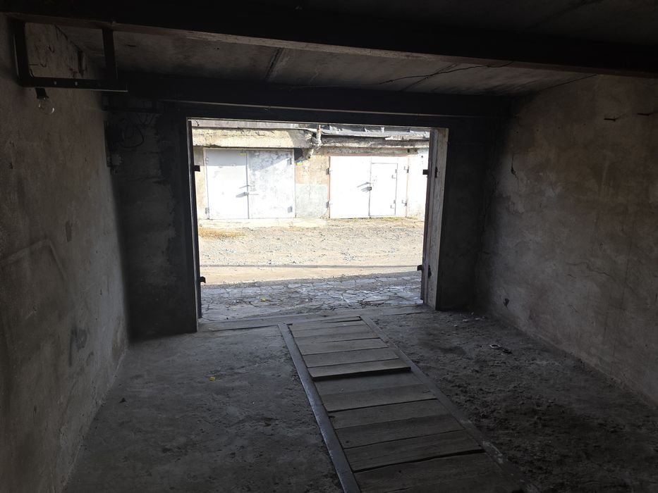 Продам гараж на ддгрес рядом  трамвайное депо