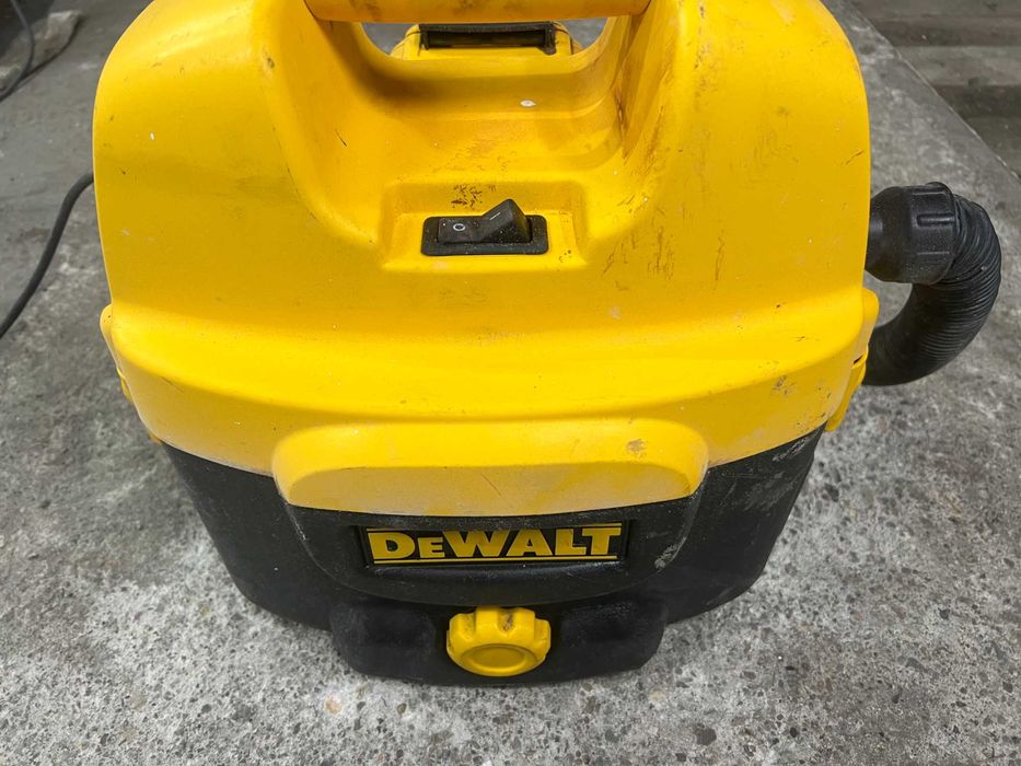 Odkurzacz warsztatowy DEWALT DC500 na 240 v i na 12 -18 V