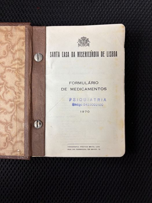 Livro "Formulário de Medicamentos" 1970 SCML