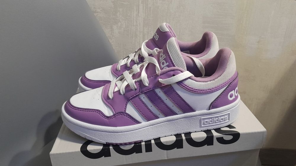 Кросівки жіночі  Adidas