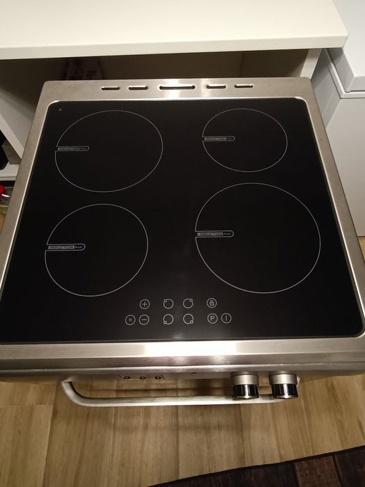 Fogão de indução c/ forno elétrico