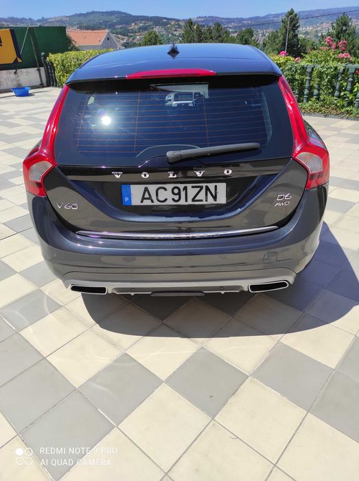 Volvo V60 D6 Plug-in Hybrid AWD 286cv | 2015 | 174.000 km | 12.500 €