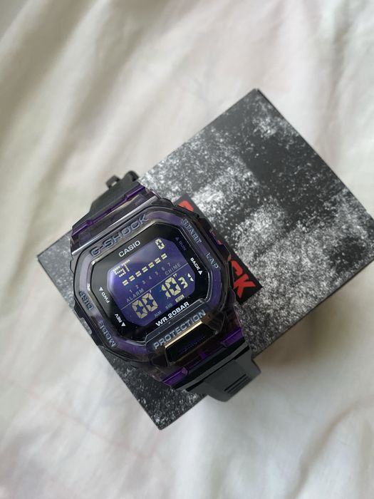 Годинник CASIO .