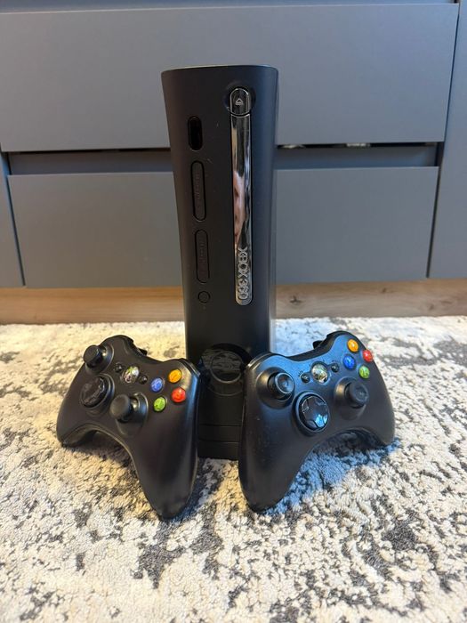 Xbox 360 в хорошому стані.
