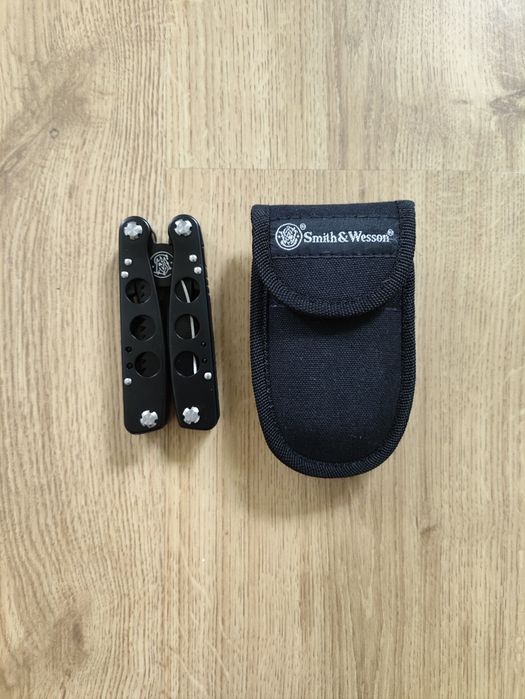 Multitool Smith&Wesson. Nowy, szybka wysyłka.