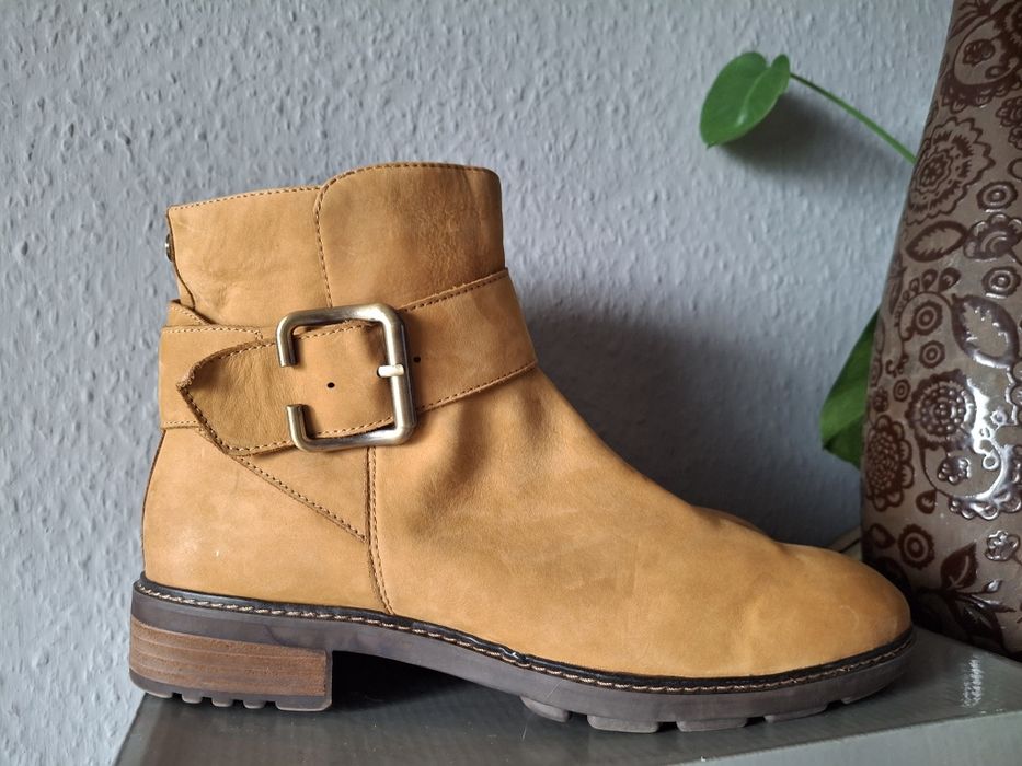 Caprice  skórzane botki damskie 39