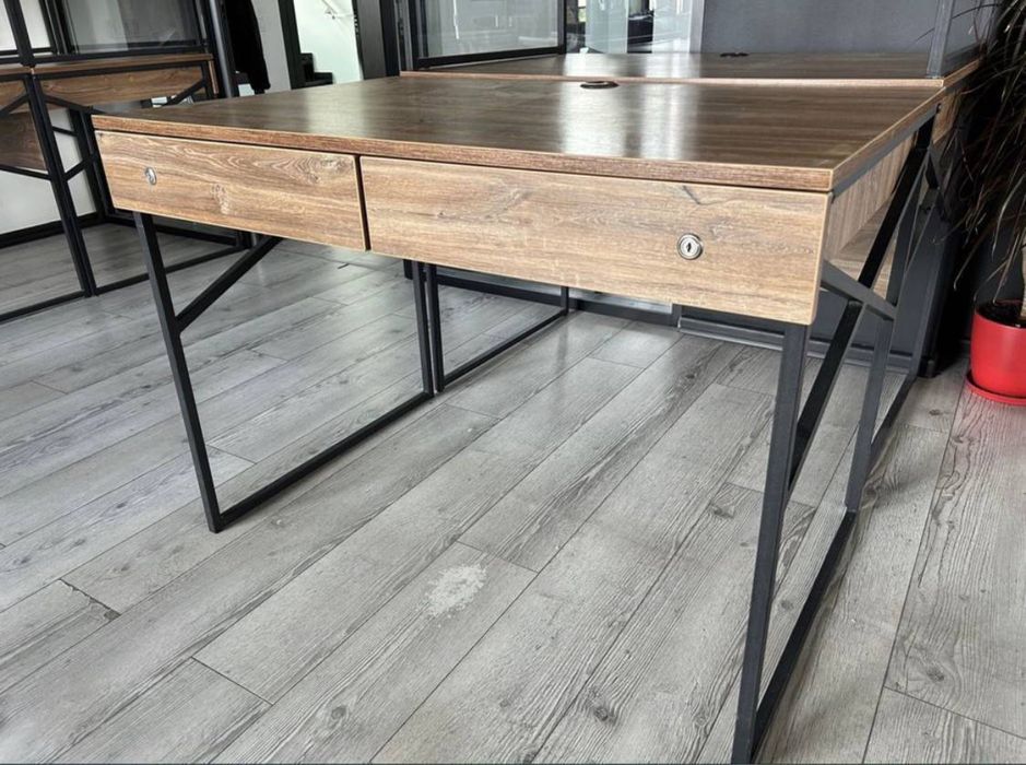 Распродажа офиса. Столы,стулья,тумбы,кресла,стеллажи