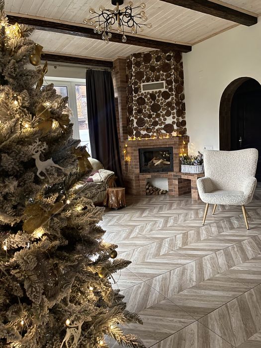 Котедж в Мигово басейн баня чан на 6 спалень 12/16 осіб