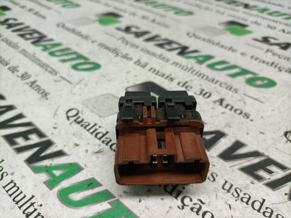 Comando / botão / interruptor vidros frente esquerdo RENAULT Megane II