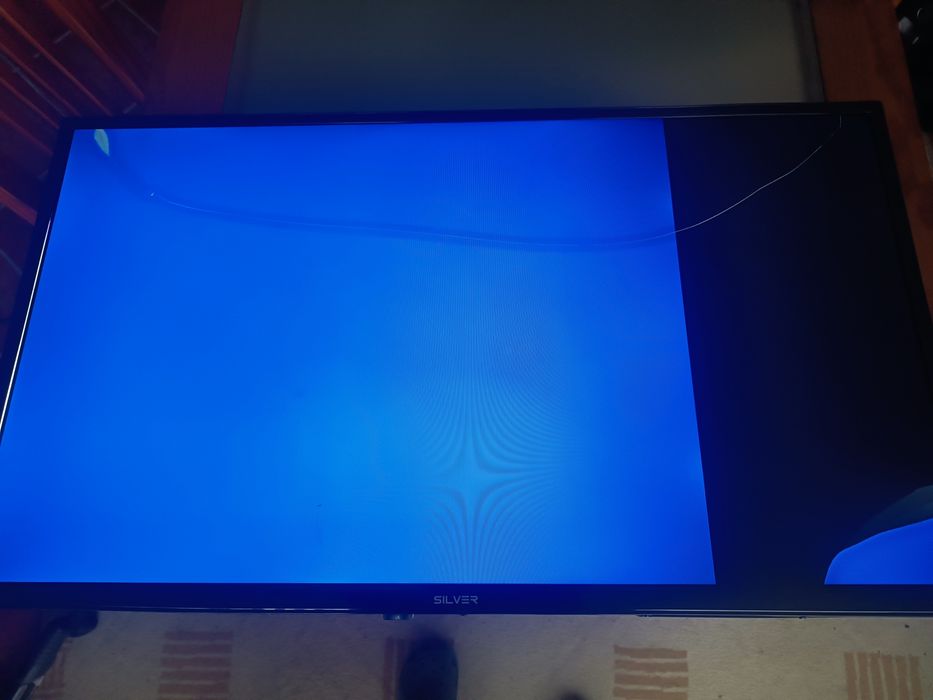 TV Led 40" Silver para peças