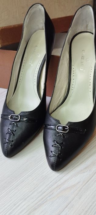 Жіночі шкіряні туфлі 37 розмір каблук