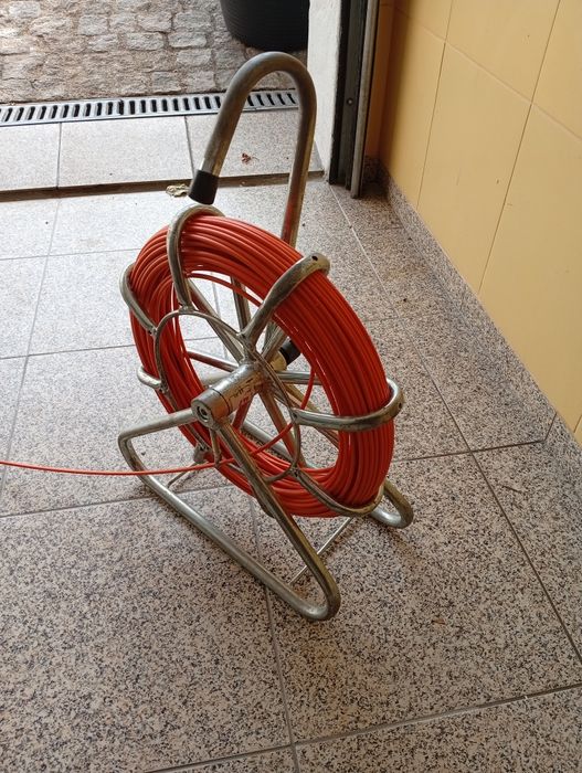 Guia passa fios carretel profissional usada