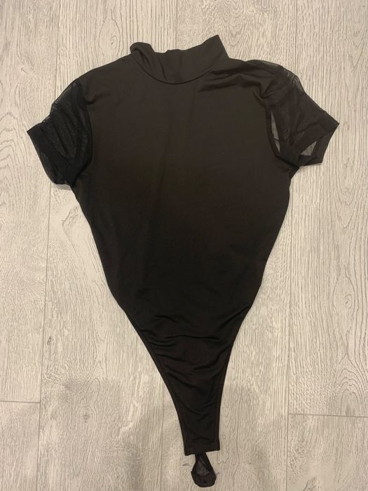 Чёрный боди с открытой спиной