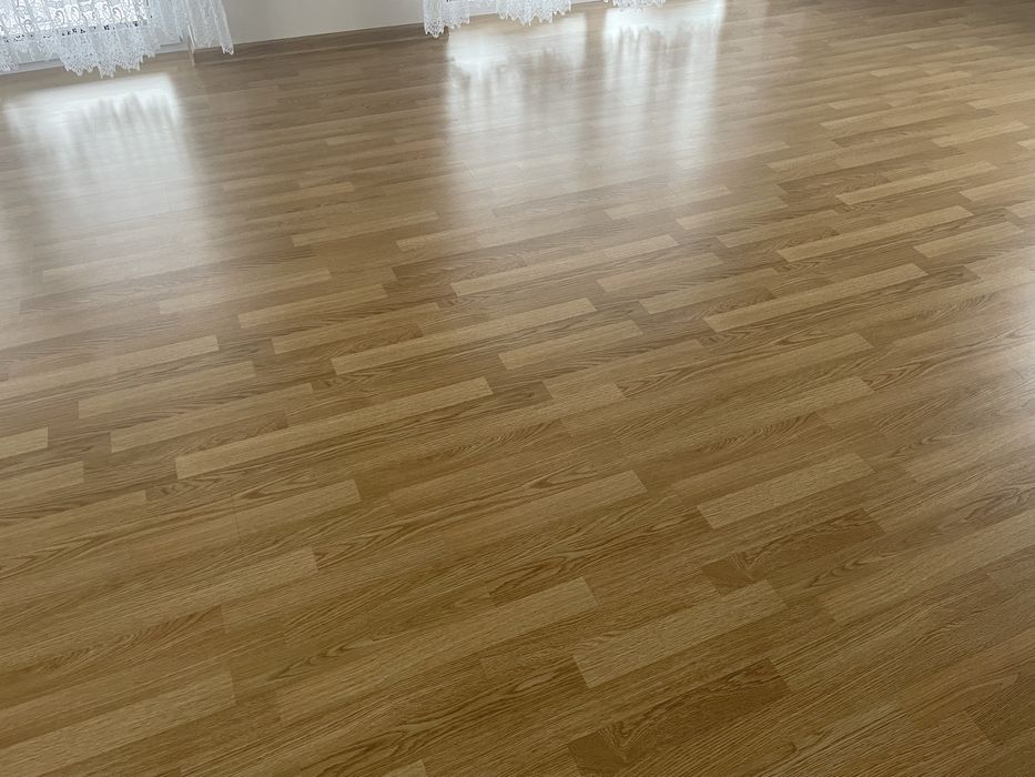 Panele podłogowe używane dąb