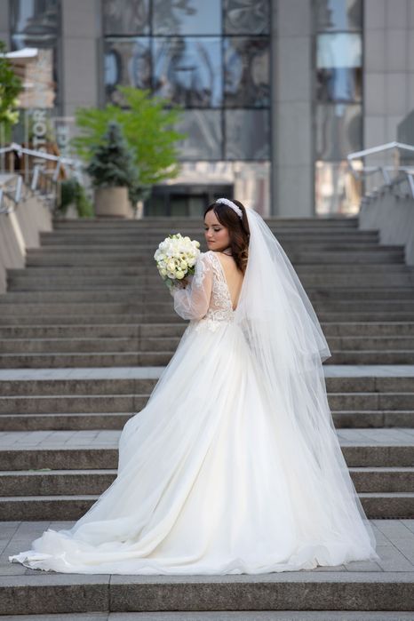 Весільне сукня в гарному стані