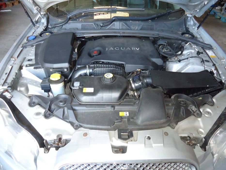 Jaguar XF 3.0D (306DT) de 2010 só ás peças