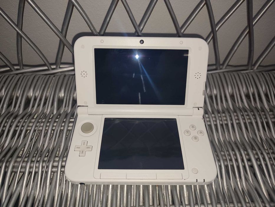 Nintendo 3DS XL + Jogo Pokémon UltraMoon