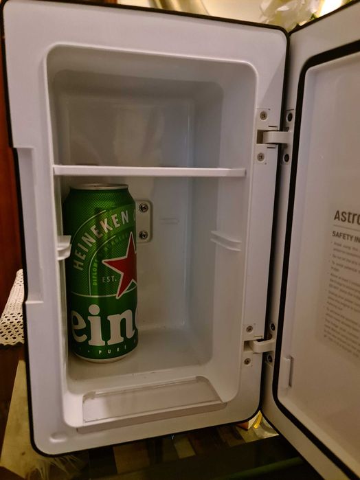 Mini Frigorífico AstroAI 6L – Portátil, Frio/Quente