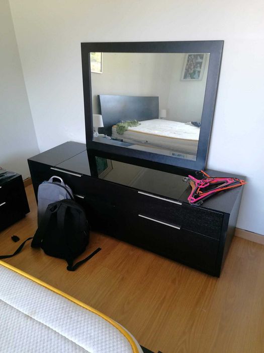 Mobília de Quarto (Tipo Wengué)