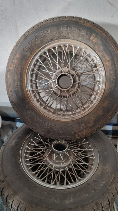 4 jantes com pneu MGB