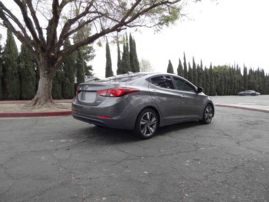 Hyundai Elantra Limited      2014