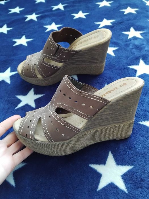 Шльопанці жіночі