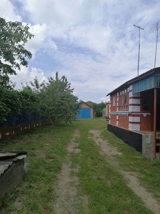 Продажа Будинку ( Ціна договірна)