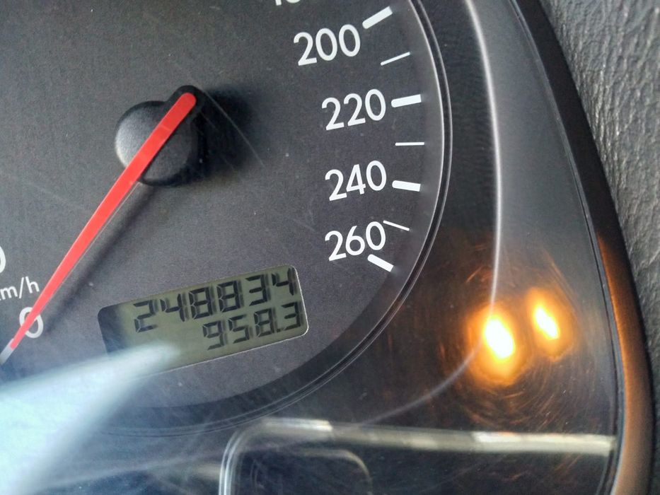 автомобіль Volkswagen  Golf 4