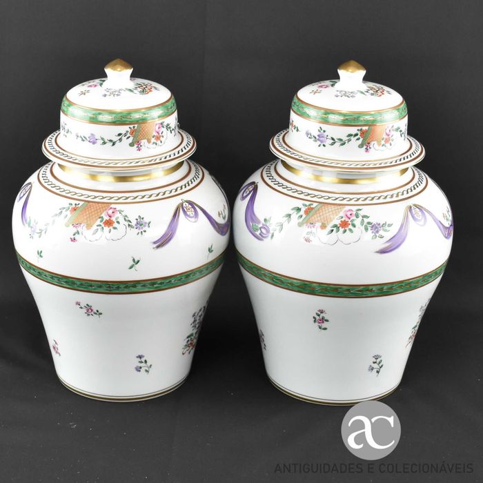 Par de potes com tampa porcelana Vidal Arte, Pintados à mão