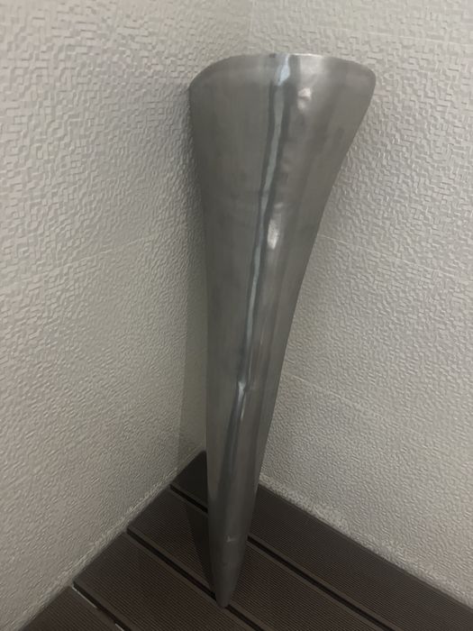 Floreira em aço ou peça decorativa