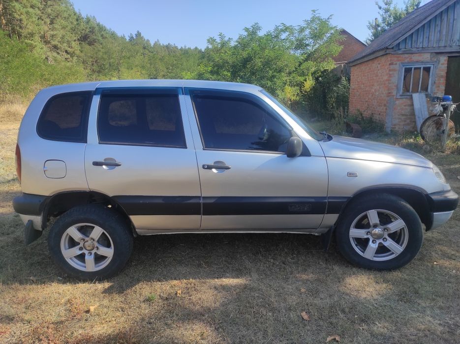 Продам ниву Chevrolet