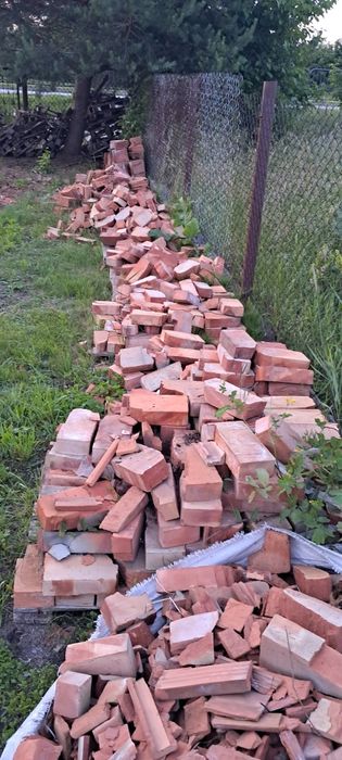 Oddam cegły, gruz ceglany