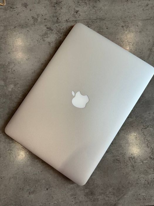 Macbook air 2017 13inch 8gb 128gb
