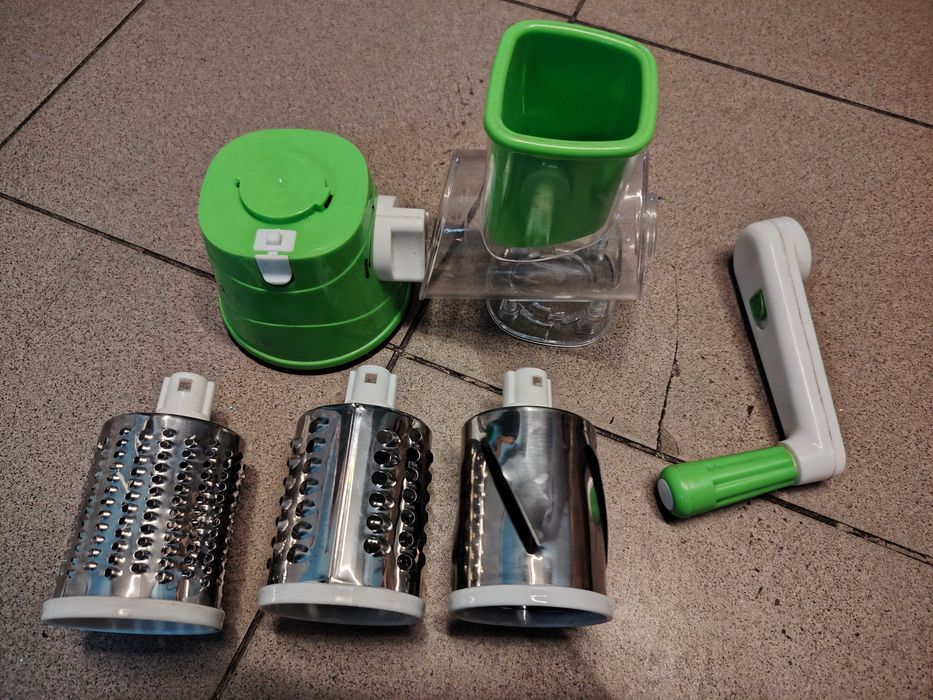Szatkownica do warzyw( zestaw 3 nasadek,materiał plastik+aluminium