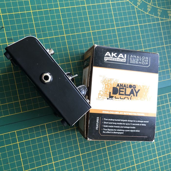Vendo/troco Pedal AKAI professional Analog Delay