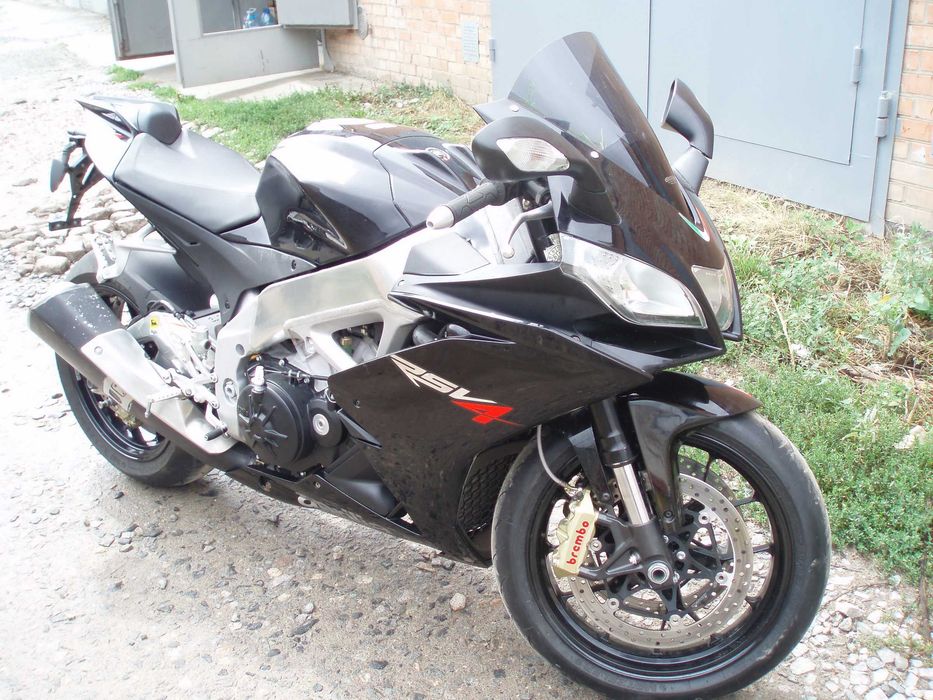 APRILIA RSV4 спорт