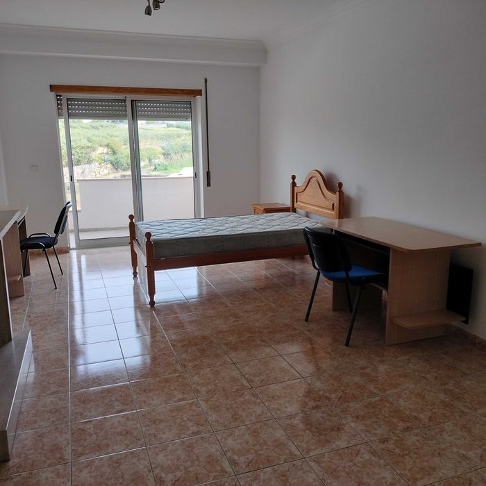 Quartos individuais a estudante 250€/260€/300€ com despesas incluídas
