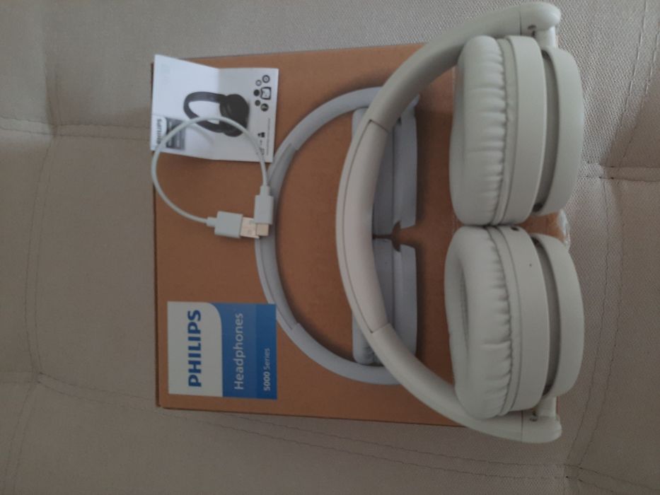 Auscultadores sem fios Philips TAH 5209 branco.