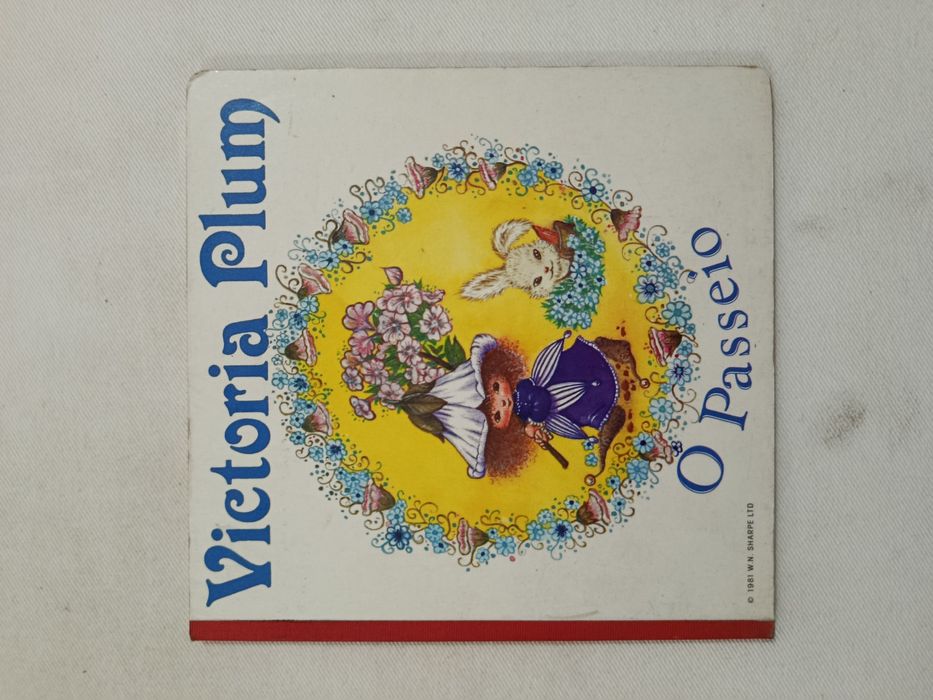 Livro Victoria Plum ( O PASSEIO ) para crianças