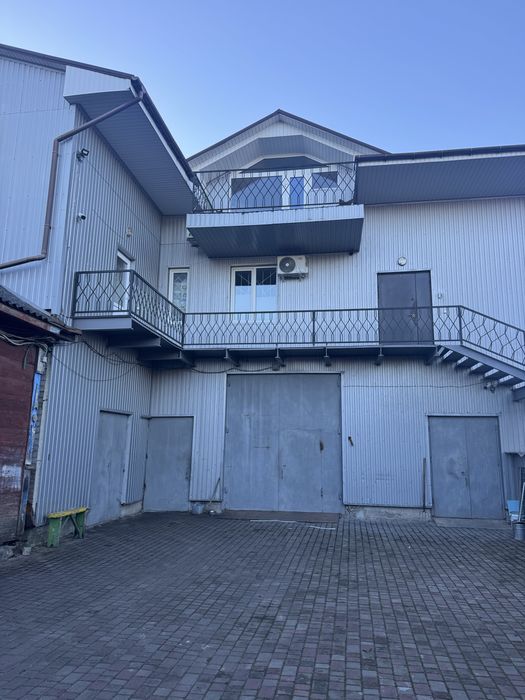 Офіс біля ринку ,і склад