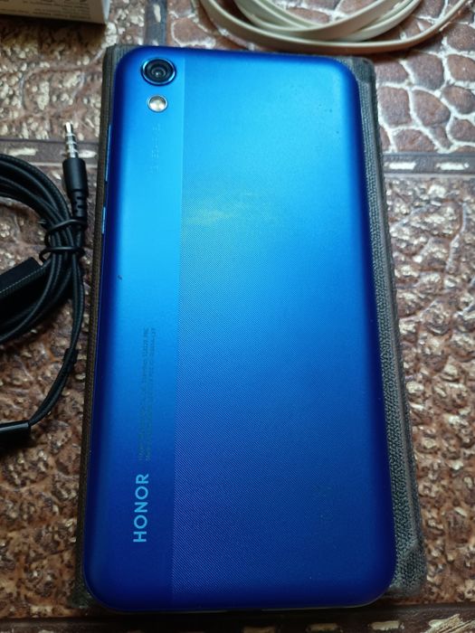 Honor 8s 2/32 + Baseus гарнітура