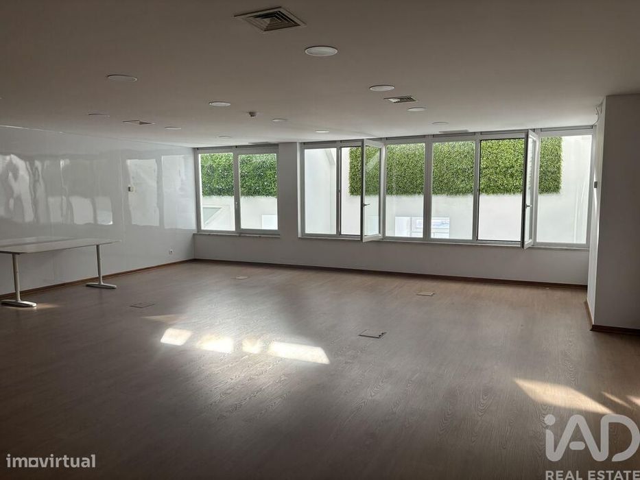 Escritório em Santa Maria Maior de 190,00 m2