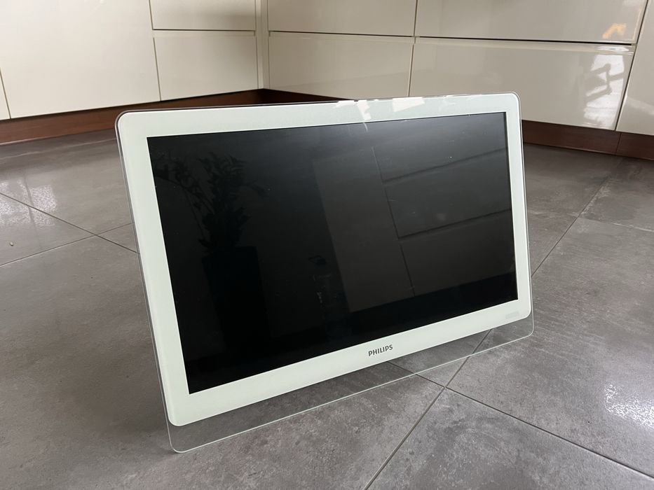 Telewizor Philips 21 cali bialy + wieszak