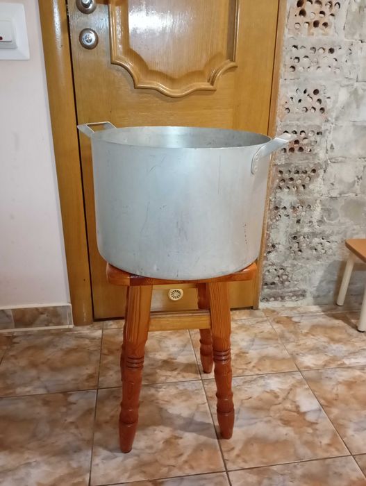 Велика алюмініва каструля б/у ідеальн. стан.