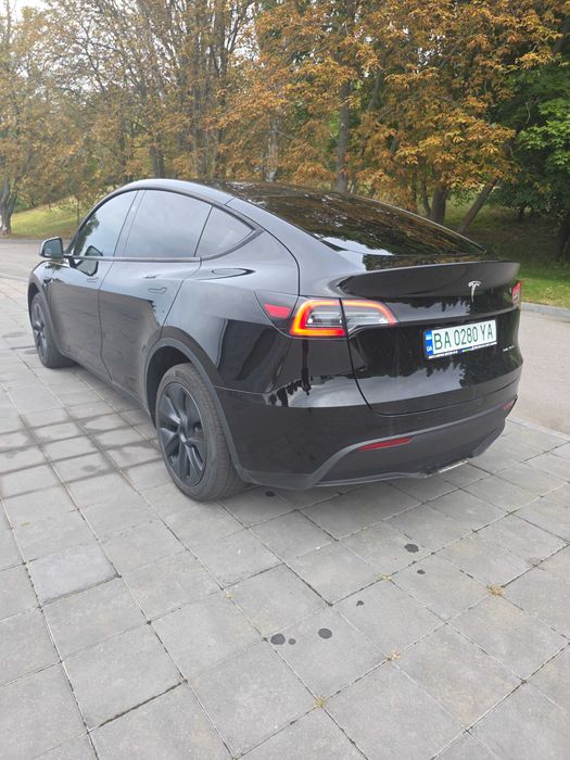 Tesla Model Y 2024 VIN 7SAYGAEE8RF184937 фото оголошення 5 з 20