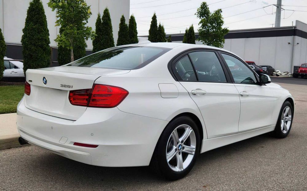 BMW 3 Series 328i xDrive      2014